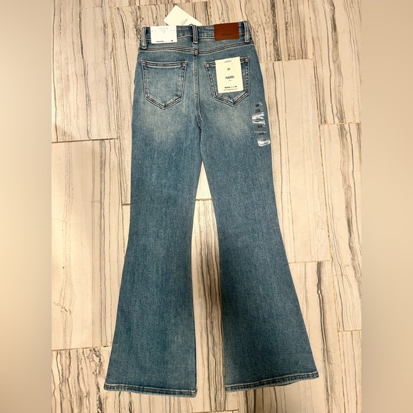 NWT Hidden Happi High Rise Flare Jeans - Picture 4 of 13